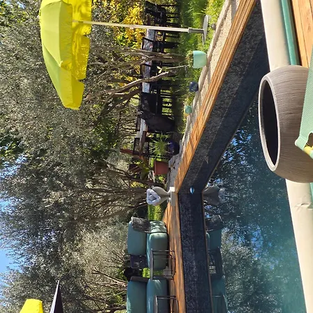 A L'oree Des Oliviers Guest house