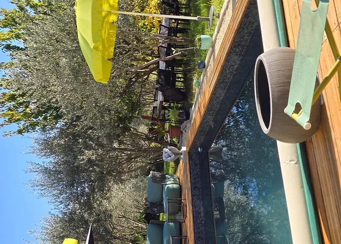 A L'oree Des Oliviers Guest house
